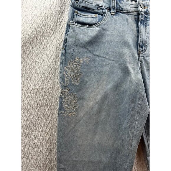 Women's Chico's Platinum Skimmer Denim Ankle Jeans Sz 0.5/US Size 6 Floral Embro - Picture 5 of 12